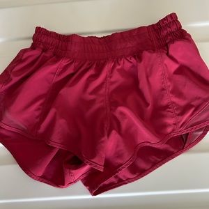 Size 4, Lululemon Hotty hot low rise 2.5 inch, Deep Luxe